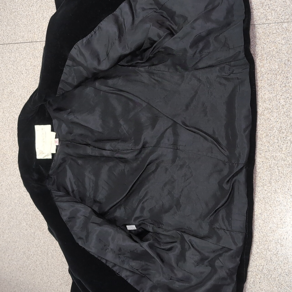 John Meyer Black Velvet Blazer Jacket, cropped, fully lined, women's size 6 - Picture 10 of 12